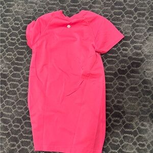 Sonic pink short sleeve swiftly tech